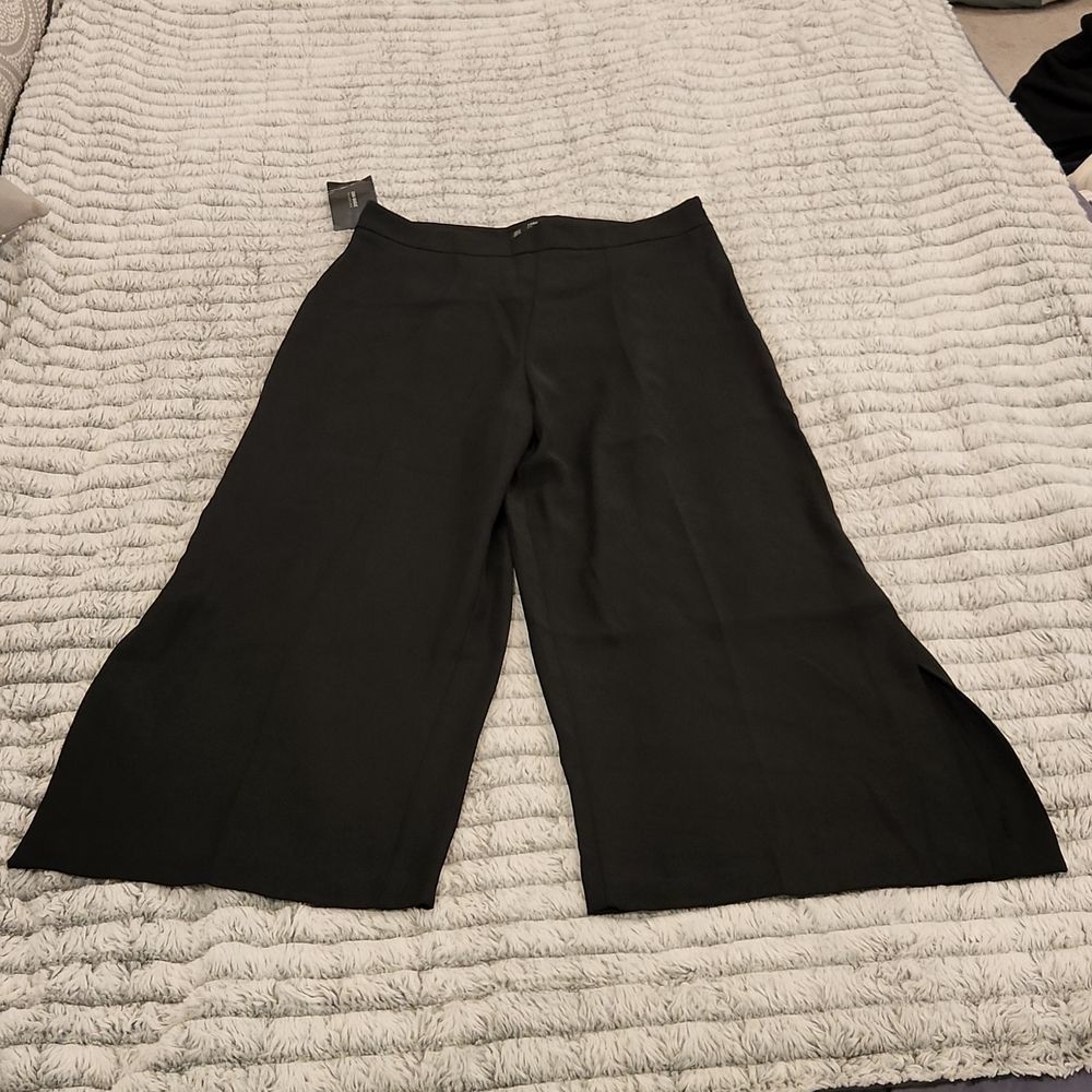 Black Zara wide leg coulottes size M